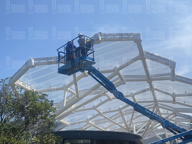 樂清鐵定溜溜樂園商業街蜂窩狀ETFE膜結構工程膜結構安裝中