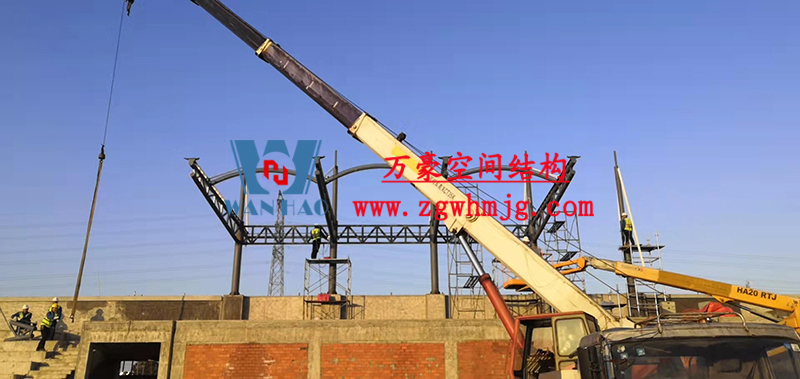 張家港市新建九年一貫制學校膜結構工程鋼結構接近尾聲