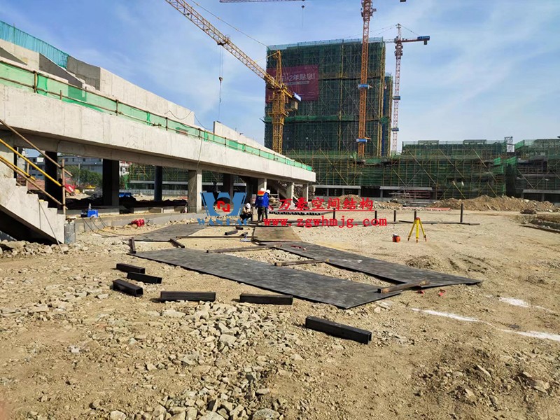 龍泉市體育場鋼膜結構工程開始施工