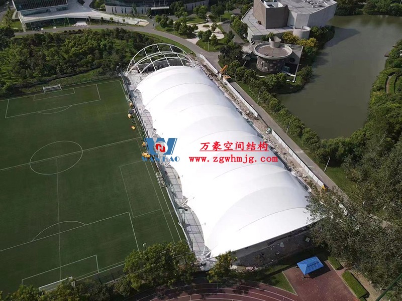 寧波諾丁漢大學(xué)室外運動場地改擴(kuò)建項目膜結(jié)構(gòu)工程接近尾聲