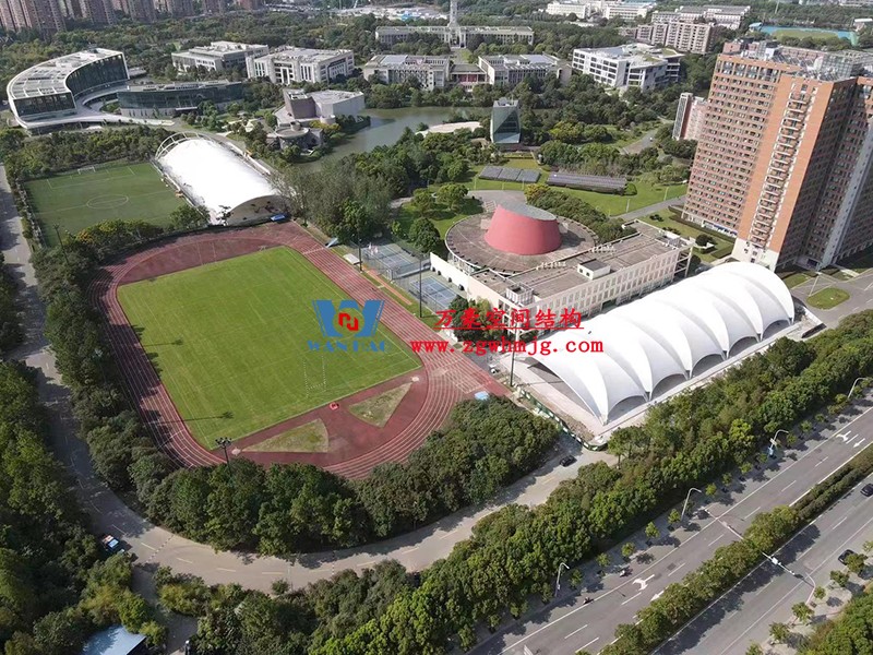 寧波諾丁漢大學(xué)室外運動場地改擴(kuò)建項目膜結(jié)構(gòu)工程接近尾聲