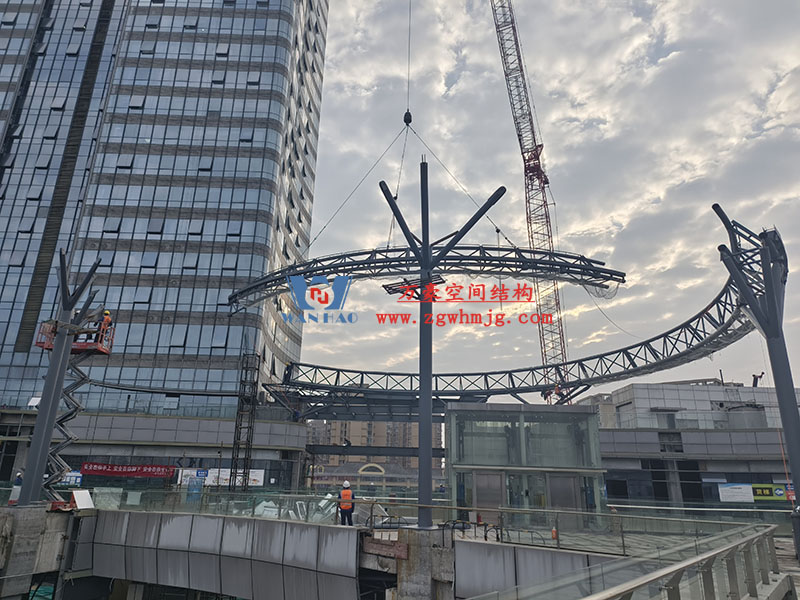 明宇廣場6號地塊商業（萬達廣場）改造項目鋼膜結構ETFE蓋頂天幕工程火熱施工中