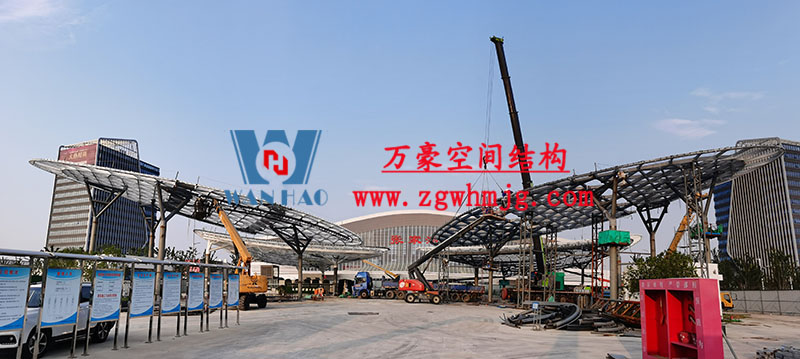 滬通鐵路張家港站前廣場蝴蝶造型空間鋼結構 滬通鐵路張家港站前廣場蝴蝶造型空間鋼結構