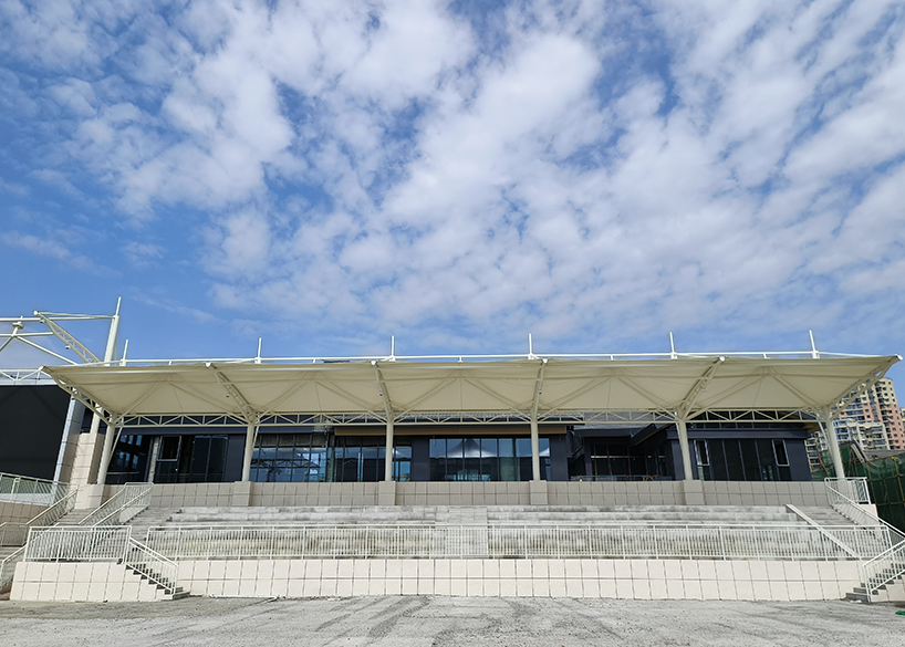 四川職業技術學院鋰電科技學院建設項目看臺PTFE膜結構